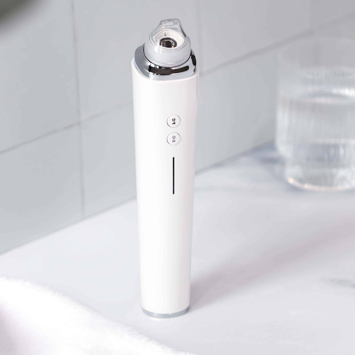 Blackhead Remover Pore Vacuum with HD Camera and App, 3 Suction Levels and 6 Interchangeable Tips