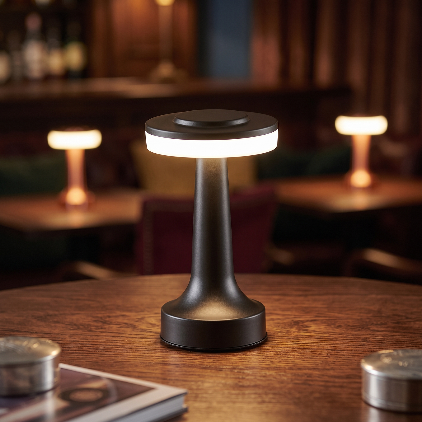 Table lamp - Black - lifestyle