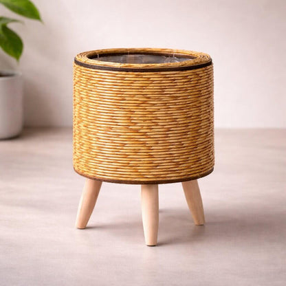 Woven Style Flower Pot with Wooden Feet for Indoor and Outdoor Plant Display Stand
