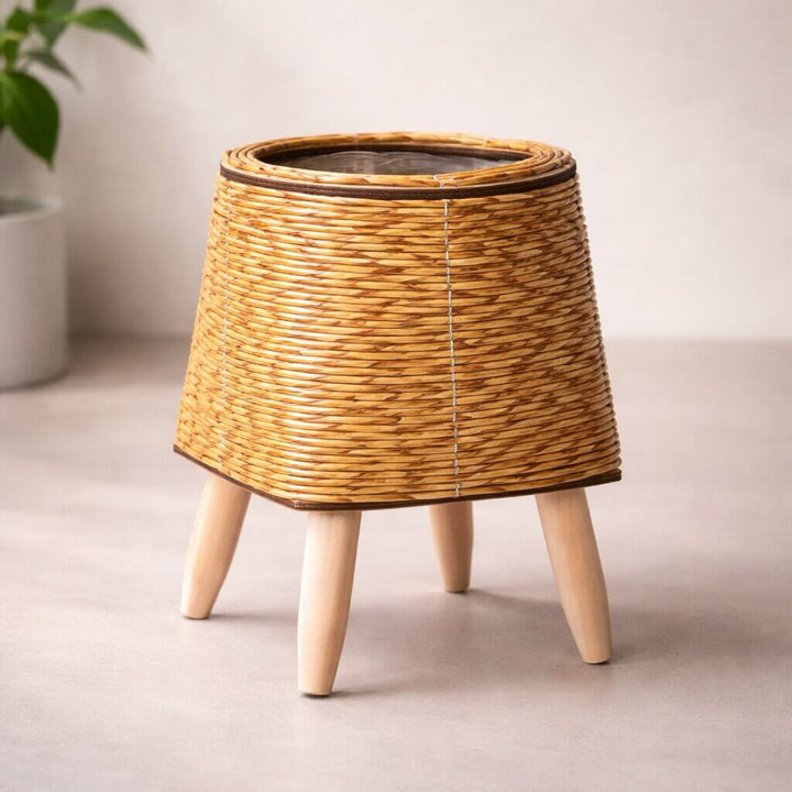 Woven Style Flower Pot with Wooden Feet for Indoor and Outdoor Plant Display Stand