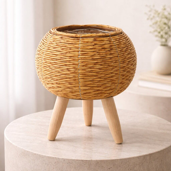 Woven Style Flower Pot with Wooden Feet for Indoor and Outdoor Plant Display Stand
