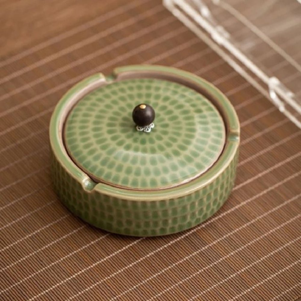 CalmNest Minimalist Ceramic Ashtray With Wooden Lid