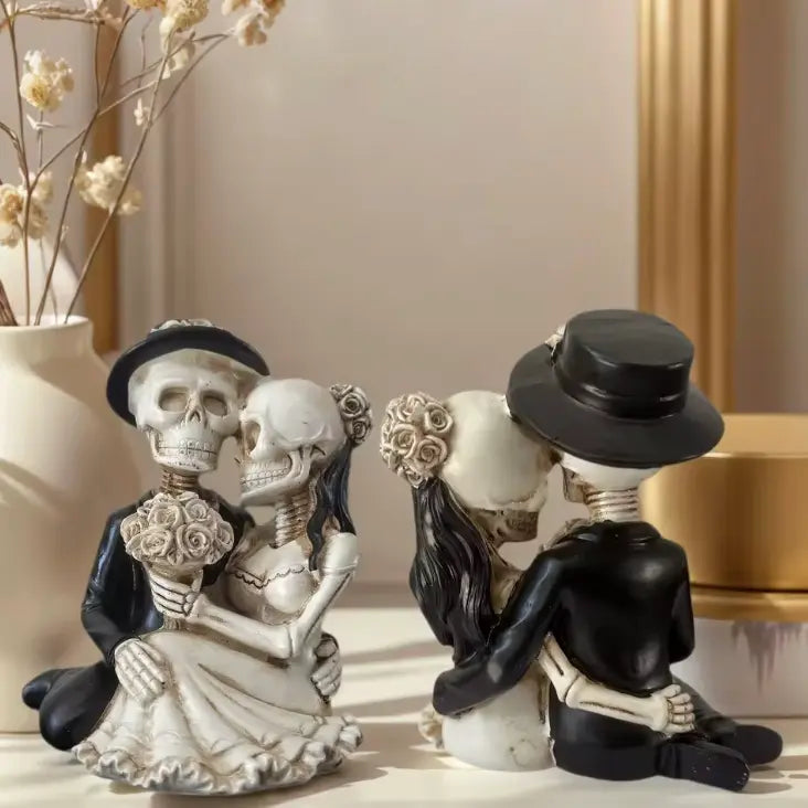 Embracing Skeleton Couple Figurine, Hand Painted Resin Gothic Bride and Groom Statue and Cake Topper