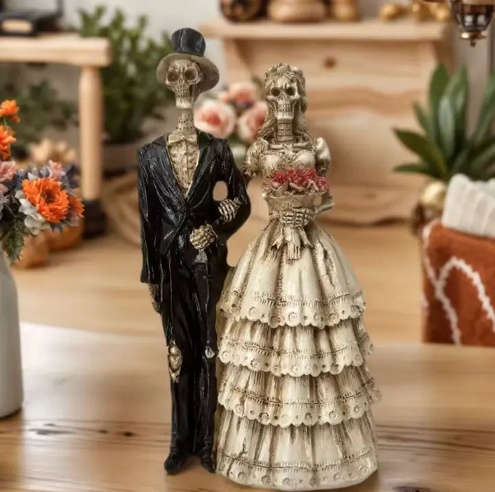 Skeleton Bride and Groom Figurine, Gothic Resin Wedding Couple Statue and Cake Topper, 15 cm Tall