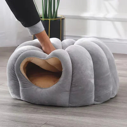 Pumpkin Shaped Closed Cat Bed Cosy Cat Cave with Removable Cushion Soft Padded Hideaway Pet Bed