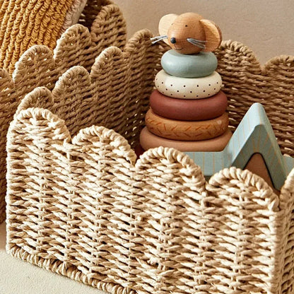 Natural Scalloped Wicker Storage Basket in Small, Medium and Large, Lightweight Woven Home Organiser