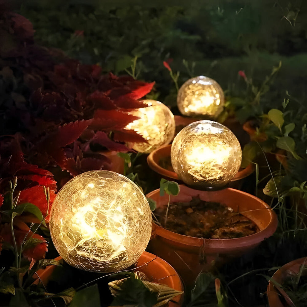 Crackle Glass Solar Orb Light