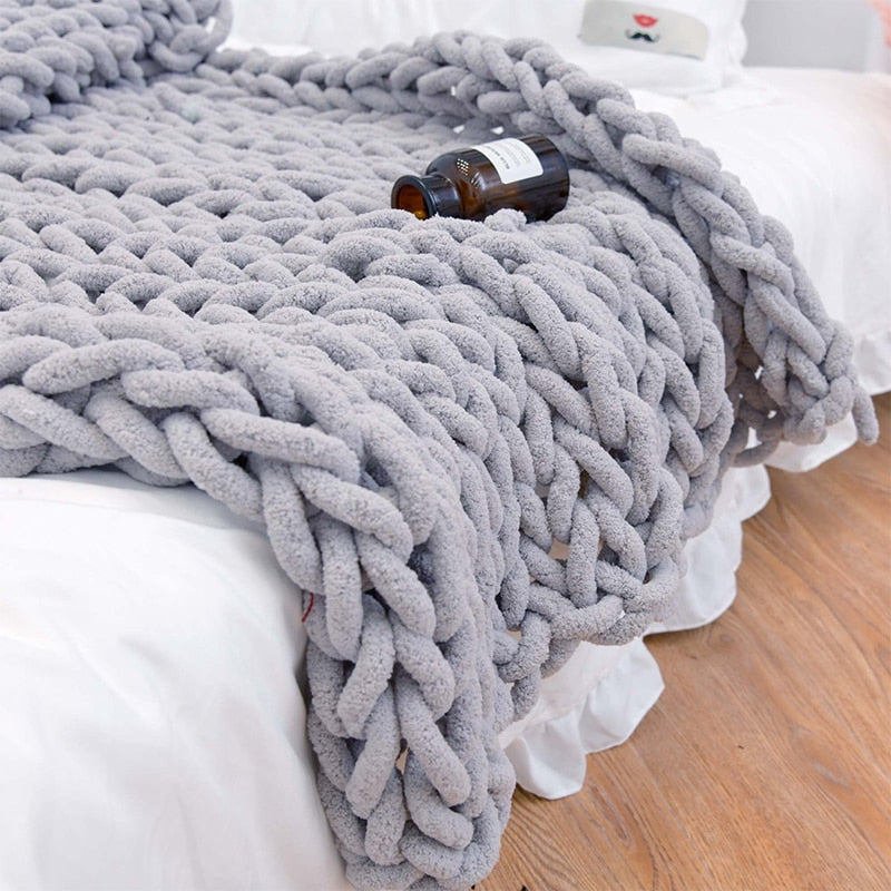 Handmade Chunky Knitted Throw Blanket - Soft Hypoallergenic Microfiber, 6 Colors