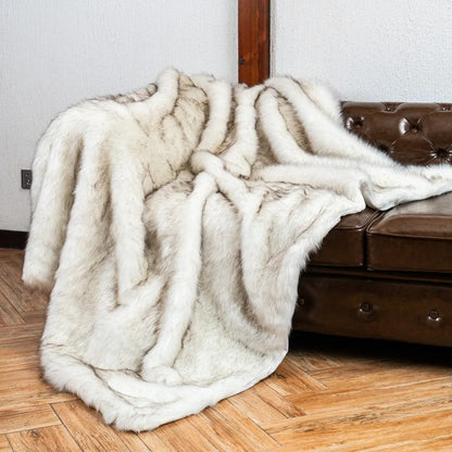 Luxury Faux Fox Fur Throw Blanket, Thick Plush Bedspread and Sofa Throw for Cosy Elegant Home Decor