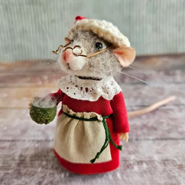 Needle Felted Mouse DIY Craft Kit Handmade Christmas Mouse Making Set for Beginners to Intermediates