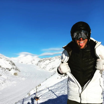 Heated Jacket with 6 Adjustable Heat Settings, Carbon Fiber Heating Zones & Windproof Nylon
